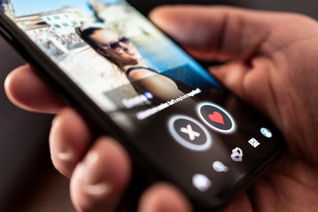 date app online site swipe for love and relationship right or left profile picture